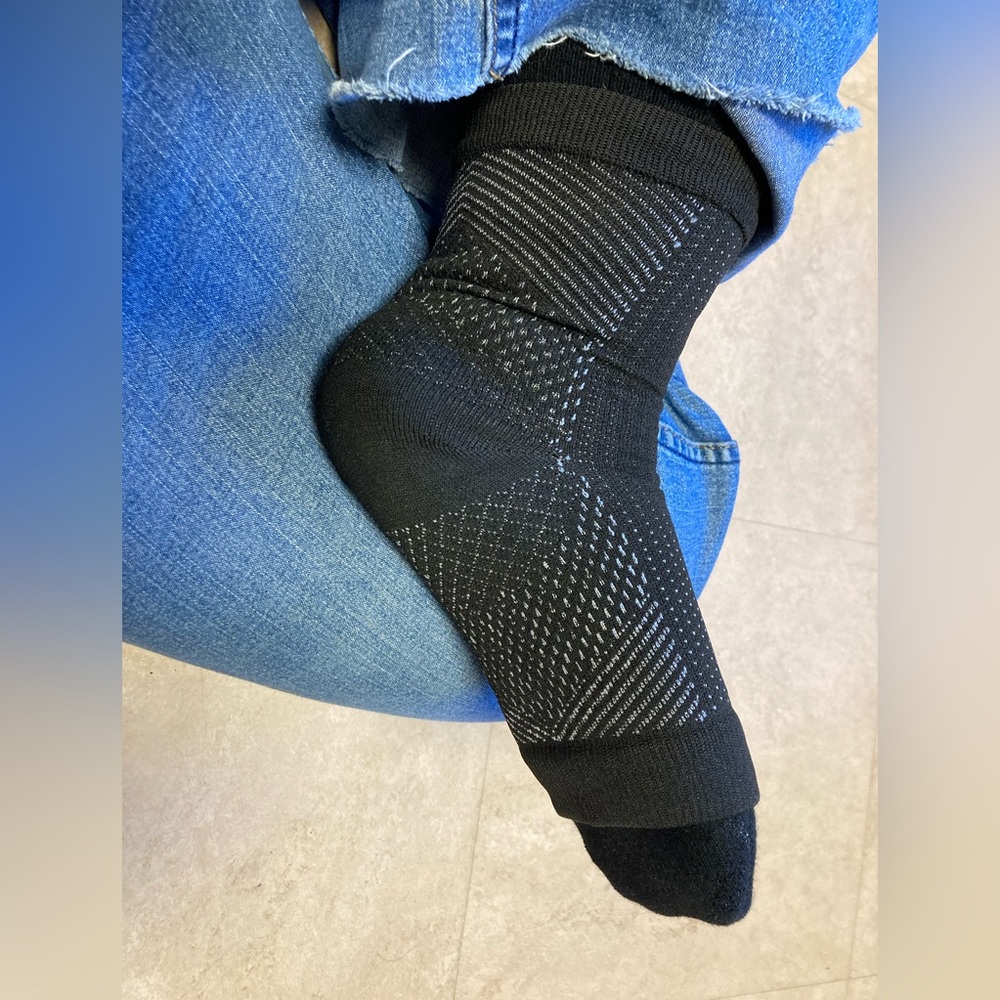 Compression Sock Dr Sock Soothers Women’s Black. Ankle Height. Sm. White Stripes